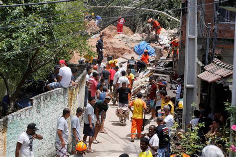 Deslizamento De Terra Em Niterói 07062019 Fotografia Fotografia