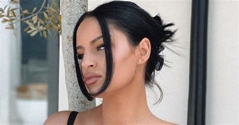 Model Wows In Optical Illusion Dress That Makes Her Look Semi Naked Daily Star