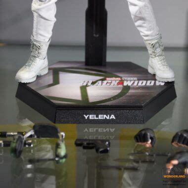 Hot Toys Black Widow Scale Yelena Collectible Figure MMS