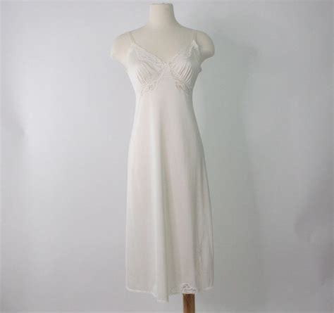 Vintage 1970s Slip Vintage Lingerie Lace Slit S Gem