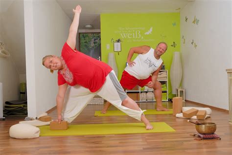 XL-YOGA Yoga mit Übergewicht: August 2011