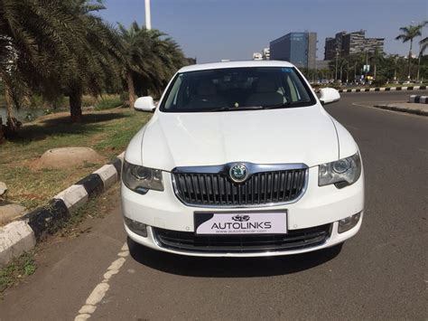 White Skoda Superb Elegance 2 Point 0 Tdi Cr Used Car At ₹ 950000piece