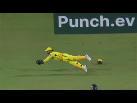 Watch Ms Dhoni Flying Catch To Dismiss Vijay Shankar In Csk Vs Gt Ipl