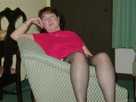 Posing For All Of My Horny Friends In My Summer Home