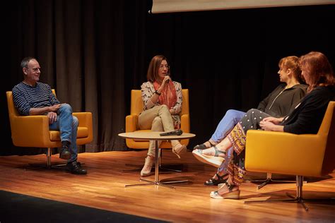 La escritora Ángela Vallvey descubre en el Museo de la Ciencia y el