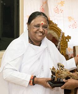 amma mata amritanandamayi devi world renowned spiritual leader