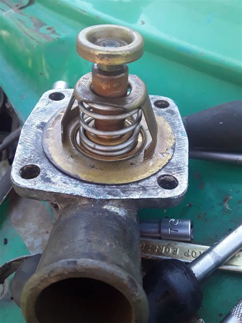 Термостат УЗАМ248I — Москвич 2140, 2 л, 1984 года | запчасти | DRIVE2