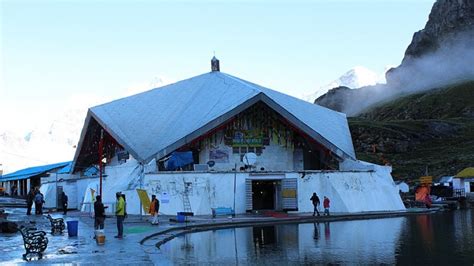 Gurudwara Hemkund Sahib - Hemkunt | Gurudwara Hemkund Sahib Photos, Sightseeing -NativePlanet