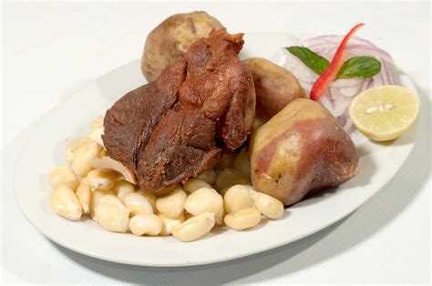 Chicharon De Cerdo Plato De Toda Bolivia Comida Boliviana Comida Guisos