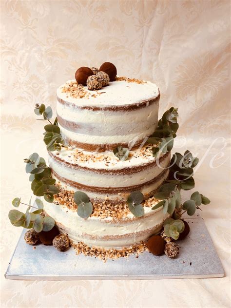 Semi Naked Cake Kristall Café Lounge