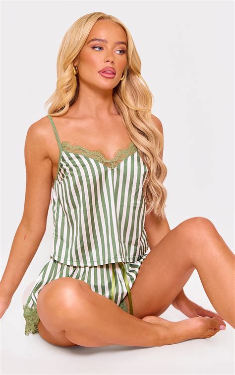 Ensemble De Pyjama Débardeur Et Short É Vert Sauge À Rayures Et Dentelle Contrastante Lingerie