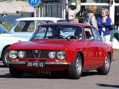 File1977 Alfa Romeo Gt 1300 Junior