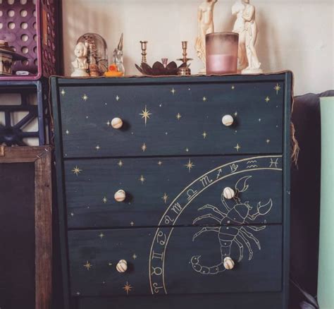 как обновить икеевский комод своими руками | Antique dresser, Diy decor ...