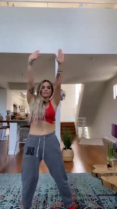 Jojo Aka Joanna Levesque Twerking In Red Top And Sweat Pants Babe Babe Porn XHamster