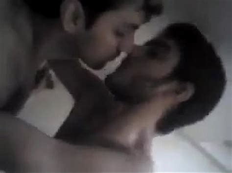 Beso En La Cama Xvideos