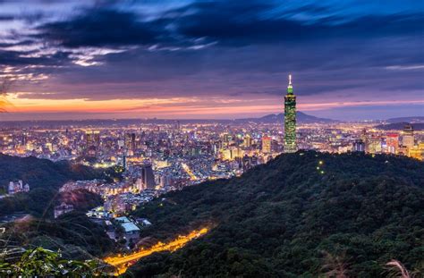 Taipei 101 Skyline: Stunning HD Nightscape of Taipei, Taiwan's Iconic ...