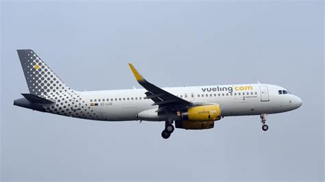 Vueling Cancela Vuelos Para Este Lunes Por La Huelga De Tripulantes