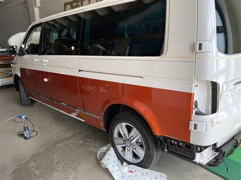 Wrapping VolksWagen Caravelle Bicolour Carbon LooK