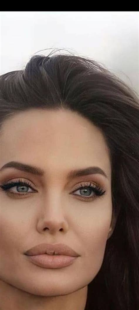 Pin By Elaine Mc On Makeupd I Y Angelina Jolie Makeup Oval Face