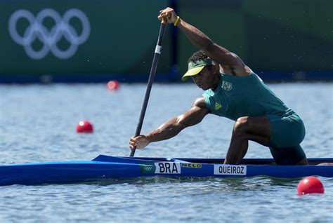 Isaquias Leva Ouro Na Canoagem E Conquista Sua Medalha Ol Mpica