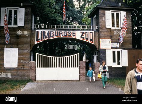 Zoo Entrance Gates Hi Res Stock Photography And Images Alamy