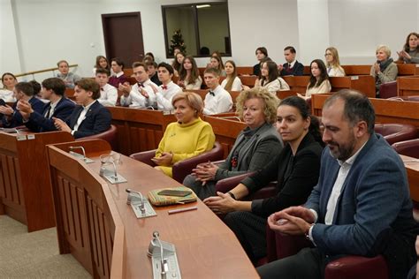 Ii Runda Debat Oksfordzkich W Ramach Kujawsko Pomorskiej Ligi Debat