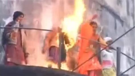 Fact Check Horrific Video Of Woman Burning Has Nothing To Do With Rss