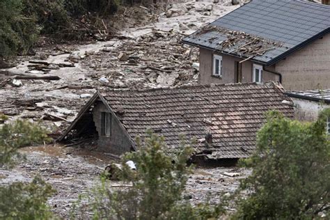 Fucz Spasila Ki Timovi Nastavili Sa Pretragom Terena Na Podru Ju Donje