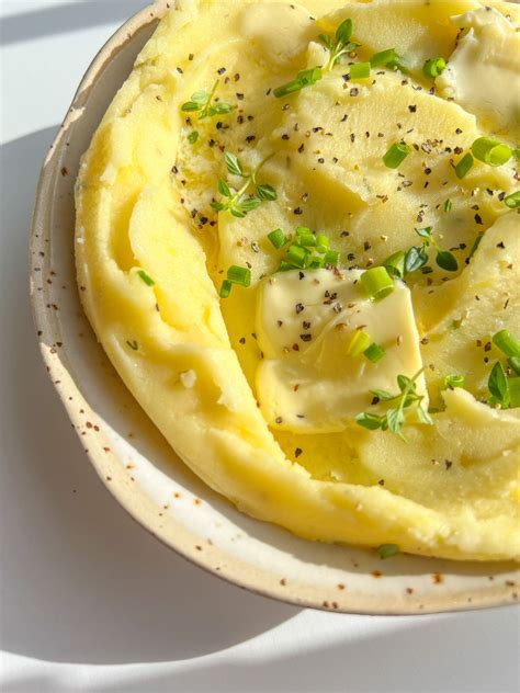 Roasted Garlic Mashed Potatoes The Modern Nonna