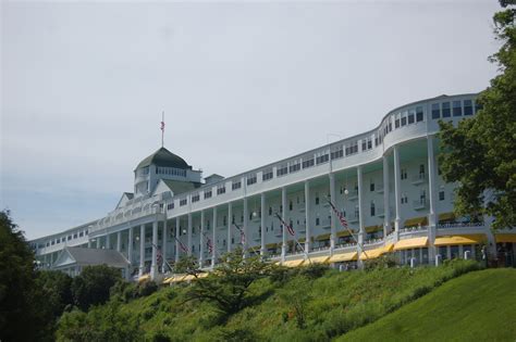 10 Easy to Visit Sites in Michigan With Presidential History - Travel ...
