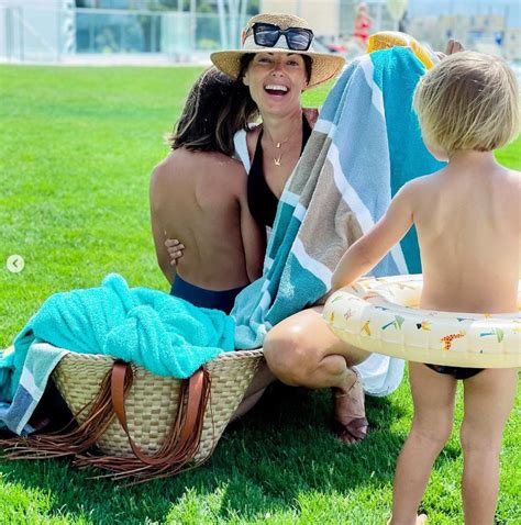 Katarzyna Glinka Wskoczy A W Zmys Owe Bikini A Potem Na Desk Takiej Figury To Tylko Pozazdro Ci