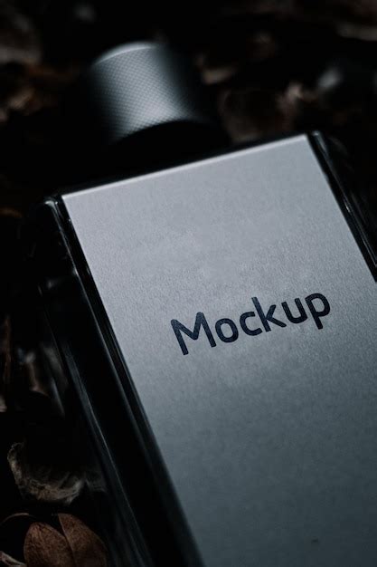 Мокет серебряной бутылки с фольгой | Премиум PSD Файл