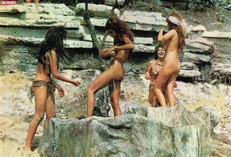 Naked Pia Giancaro In When Women Played Ding Dong