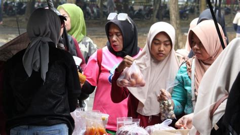 Warga Kota Serang Geruduk Markas Grup 1 Kopassus