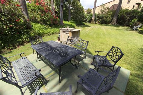 Outdoor Bbq Area And Lawn Maui Guidebook