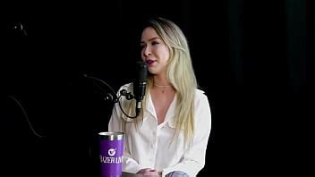 Est Fazendo Bastante Sexo Anal Gozou Tem Um Vibrador Que A Faz Ter Squirting Sozinha E O Seu