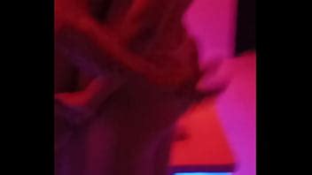 Embrasser son amant devant son mari marié à un cocu XVIDEOS