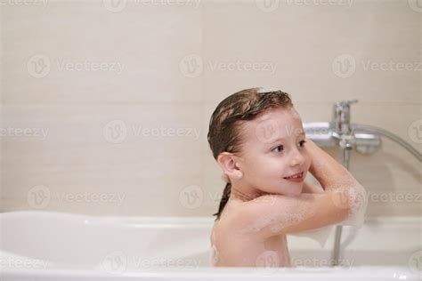 Niñas En La Bañera 6