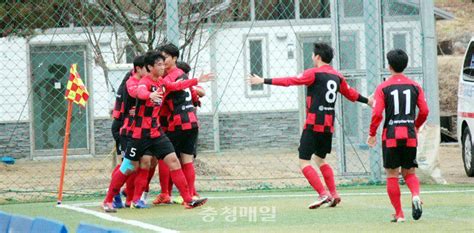 충주상고 문체부 장관배 고교 축구 4강 안착