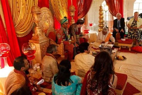Indian Parents Embrace Their Son S Sexuality And Throw Him A Big Gay Hindu Wedding Photos