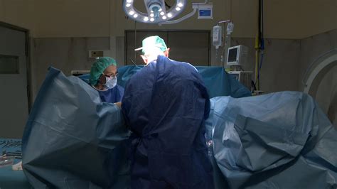 Como se cria um pénis E uma vagina Há uma guerra sobre a melhor forma de operar cirurgias de