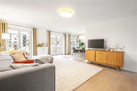 Familiengerechte Ruhige Zimmer Wohnung Mit Balkon