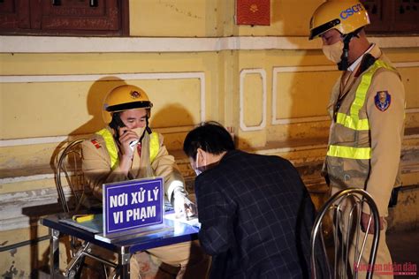 Bị phạt hot girl phân bua tại mấy ảnh muốn uống khát vọng chứ em phận gái thuyền quyên thôi