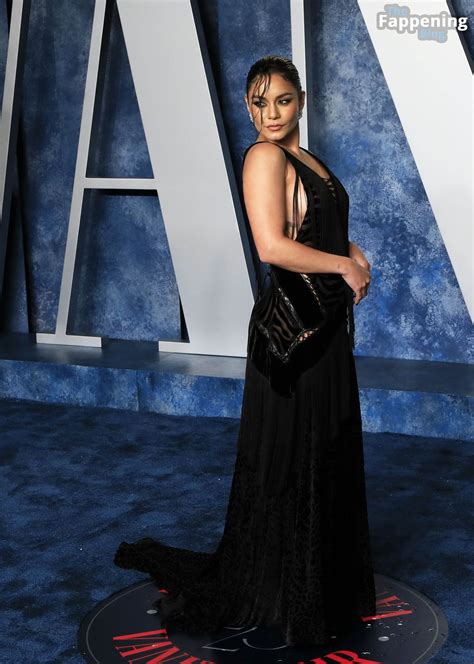 Vanessa Hudgens Flashes Her Nude Tits At The Vanity Fair Oscar Party Photos OnlyFans