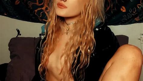 Blonde Badass In Fake Leather Jacket And Lingerie Is Fingerfucking Herself Shaking Ass