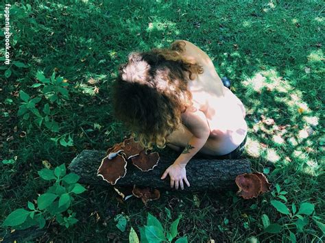 Hallee Hirsh Nude The Fappening Photo 3653582 FappeningBook