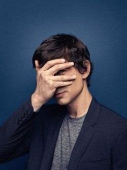 Covert Affairs Hot Shots Annie And Auggie Slow Dance In Emotional Episode And Simon S Back Artofit