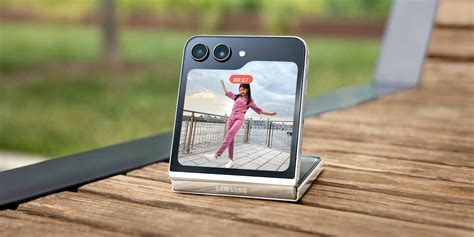 Iphone 15 Pro Vs Samsung Galaxy Z Flip 5 Which Is Better