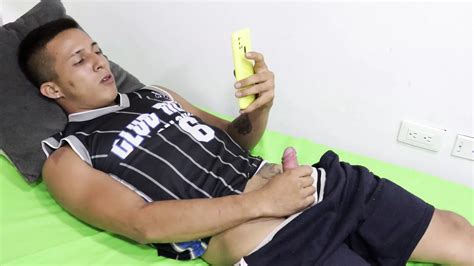 Ich ficke das Latina Hausmädchen weil sie mich beim Wichsen erwischt hat xHamster