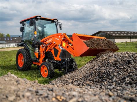 Kubota Launches New Multifunctional Lx Compact Tractor Range